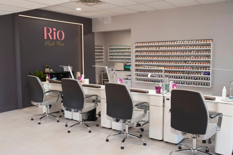 Rio Nails Bar manicure